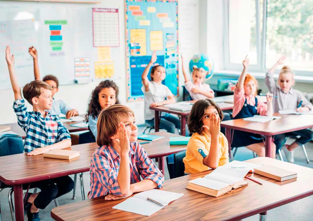 alunos na sala de aula