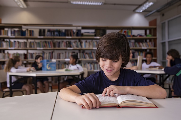 foto de alunos felizes